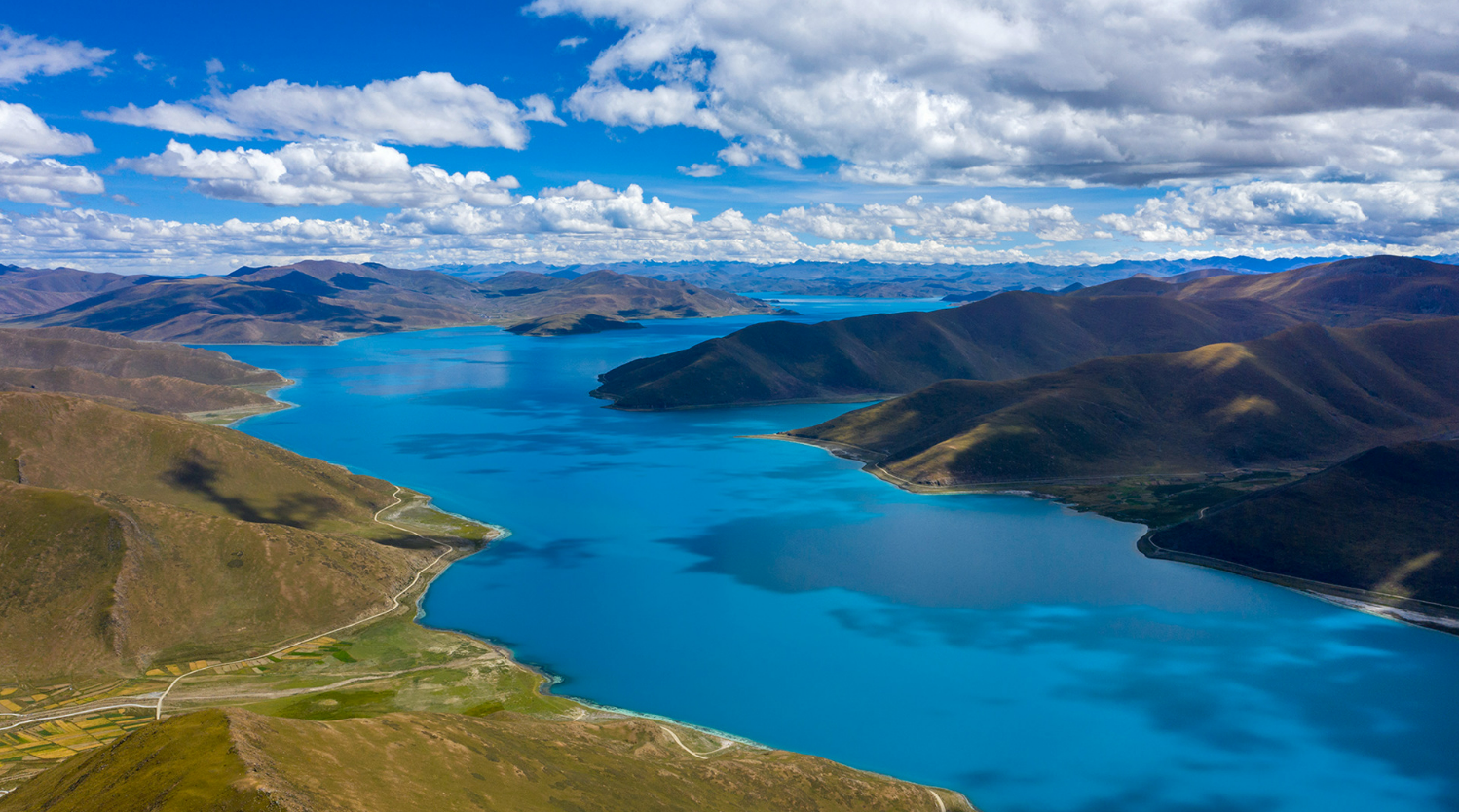 yamdrok lake